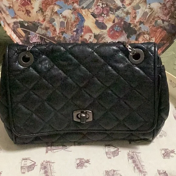 Luxurious Black Quilted Leather Shoulder Bag - Picture 2 of 4